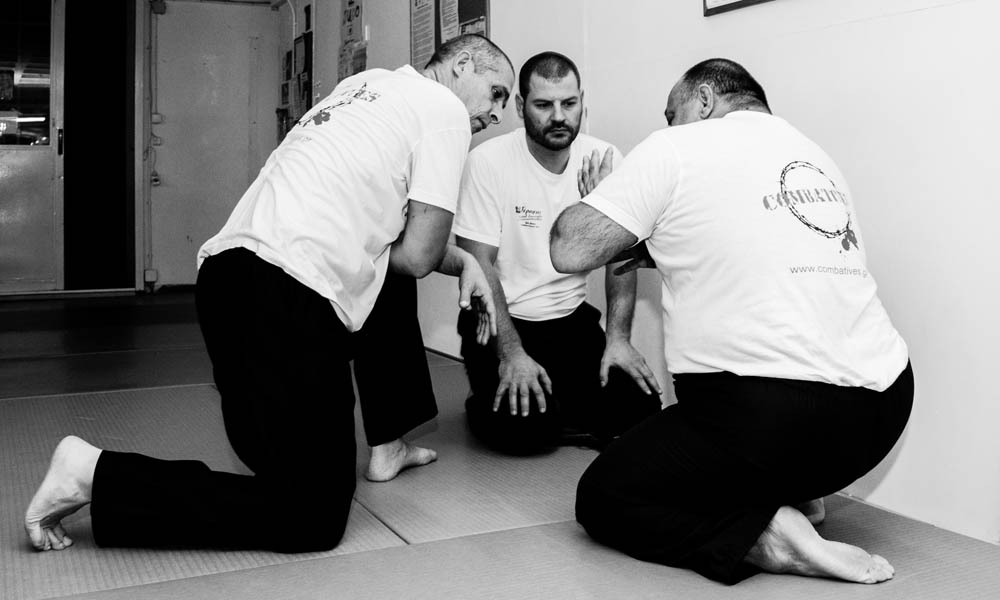 Γίνε εκπαιδευτής Combatives